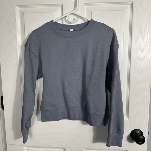 Uniqlo crop sweatshirt, blue/gray, size XS, spring, crew neck, tween - Picture 1 of 8